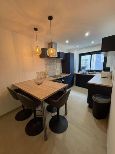 Saint-Fortunat-sur-Eyrieux Apartment | Appartement fraîchement rénové plein cœur du village