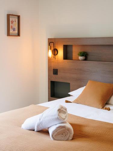 Saint-Junien Apartment | Appart'hôtel Le Corot - Accès Autonome - Saint-Junien Centre