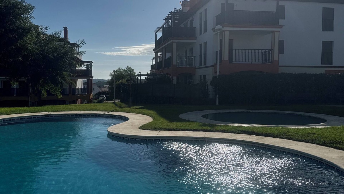 Costa Esuri Apartment | Appart south spain Portugal Algarve with roof top pool 10 min from beaches.