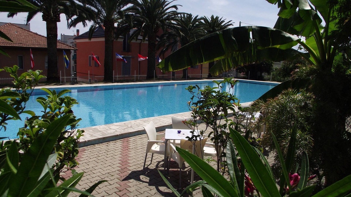 Pietra Ligure Condo | Appartamenti Vista Mare con Piscina