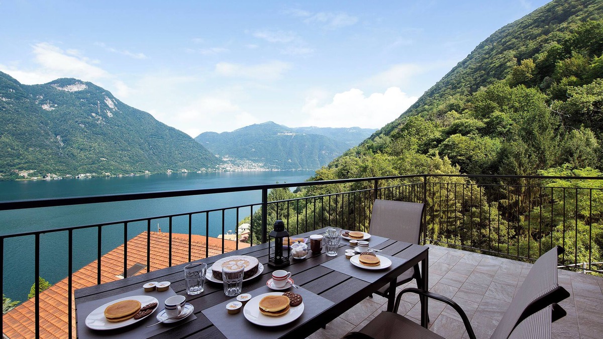 Nesso Apartment | Appartamento 5 Il Tornante with Lake & Mountain Views, Wi-Fi, A/C & Balcony