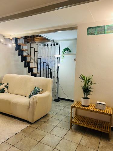 Cornaredo Apartment | Appartamento con soppalco e parcheggio privato Cornaredo, Fiera Milano Cortina 2026