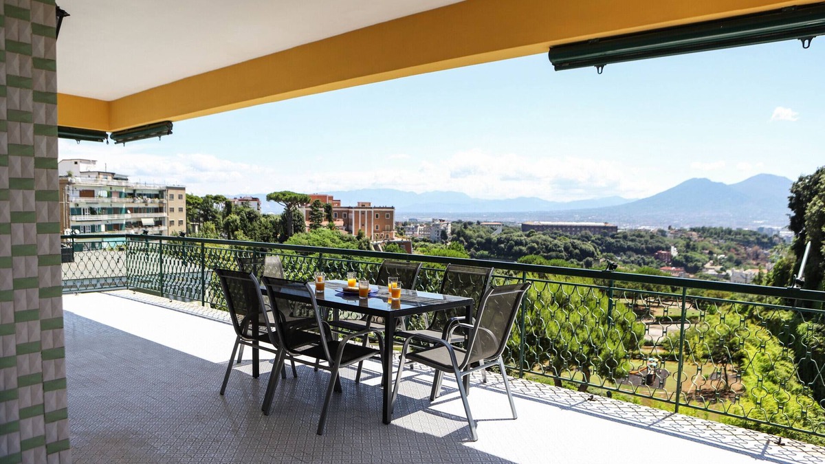 Capodimonte Apartment | Appartamento con terrazzo a Capodimonte by Wonderful Italy