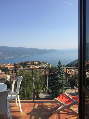 Gardola Apartment | Appartamento Francesco - Theater Home