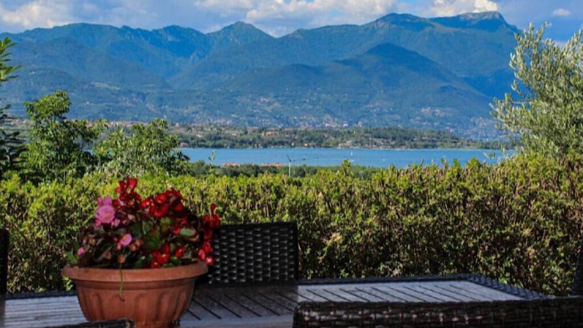 Manerba del Garda House | Appartamento in Villa Elena