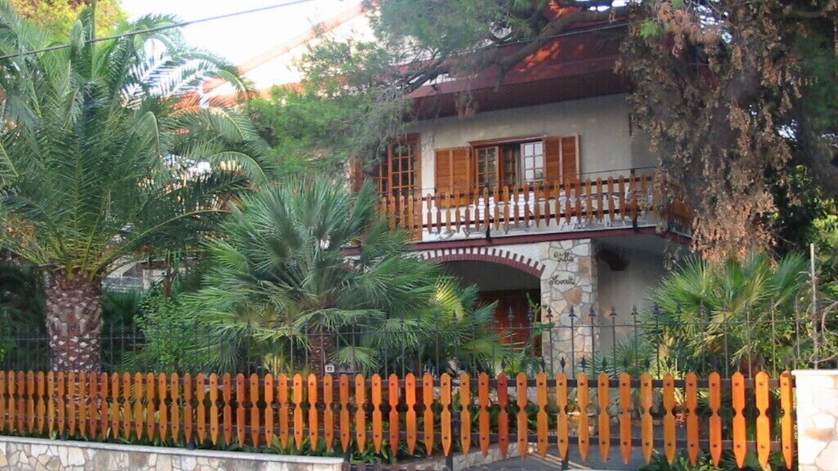 Ginosa Marina House | Appartamento in Villa con Pineta