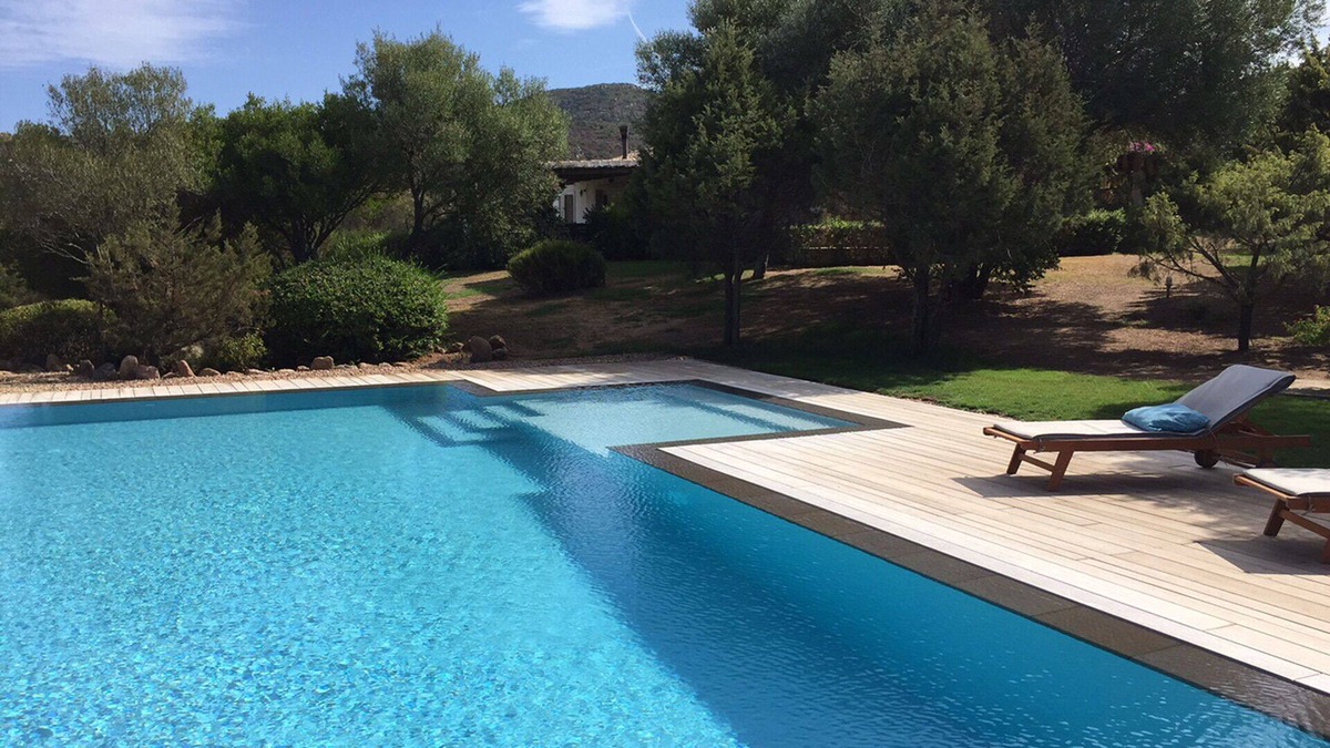Baja Sardinia Apartment | Appartamento looks out over the Gulf of Arazachena with a sea view of Cannigione