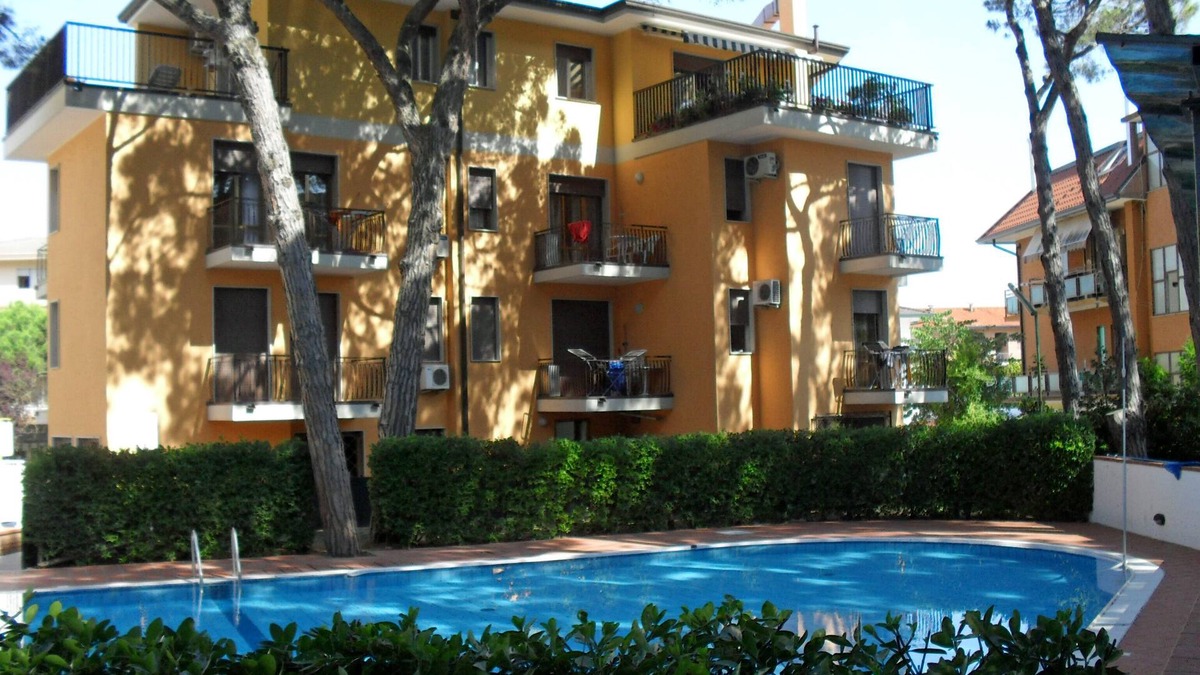Eraclea Mare Apartment | Appartamento n.7 Condominio Elite con Piscina con Lettini W-fi 2 Camere
