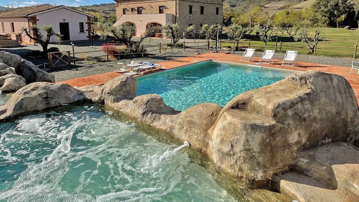Casino di Terra Apartment | Appartamento rustico con piscina nell'antico "Podere la Querciola, Guardistallo"
