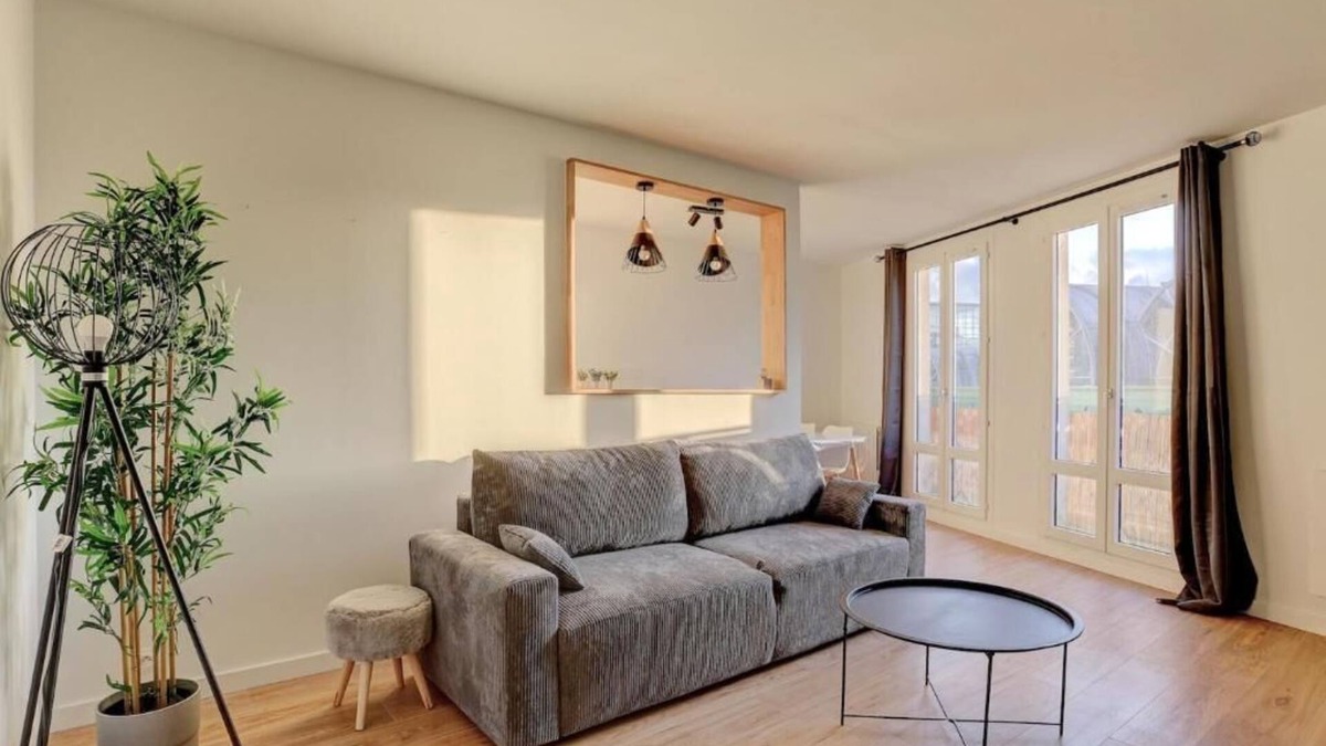 Montigny-le-Bretonneux Apartment | Appartement Rénové en Plein Centre Ville ! A Quelques Minutes de la Gare