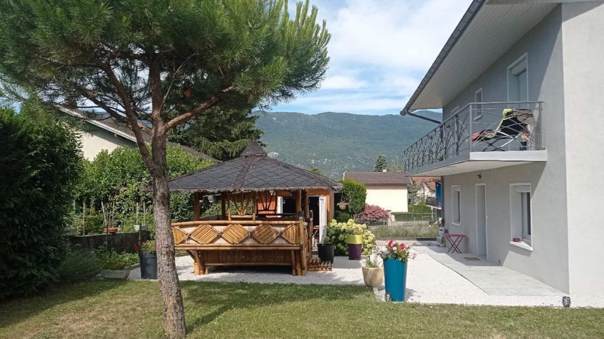 Brison-Saint-Innocent Apartment | Appartement Dans Villa en RDC
