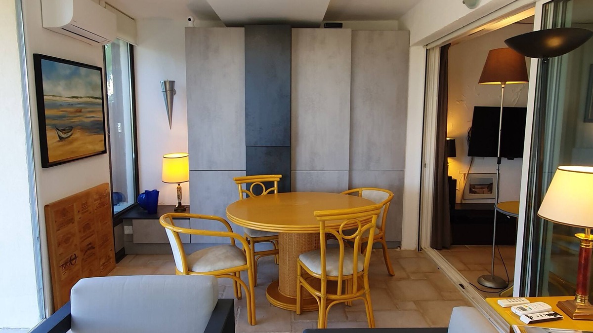 La Rouviere Apartment | Appartement Tout Equipe Avec Jardin ET Terrasses SUR UN Parcours DE Golf