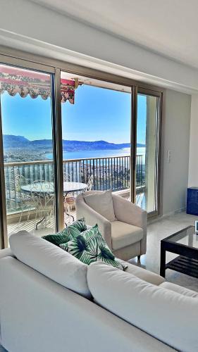 Fabron Apartment | Appartement 2 chambres et studio indépendant avec vue sur mer
