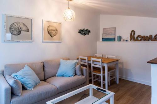 Saint-Julien Apartment | Appartement 2 personnes, Place St Sauveur à 2min