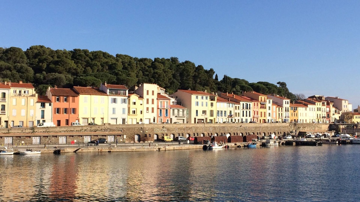 Port-Vendres Apartment | Appartement 3 Wifi, Clim, vue Latérale du Port,10 mn Plage, 3 mn du Centre