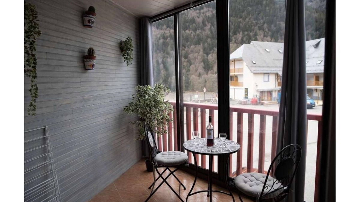 Gabas Apartment | Appartement 4' Places, Avec Terrasse Vitrée Donnant sur le lac