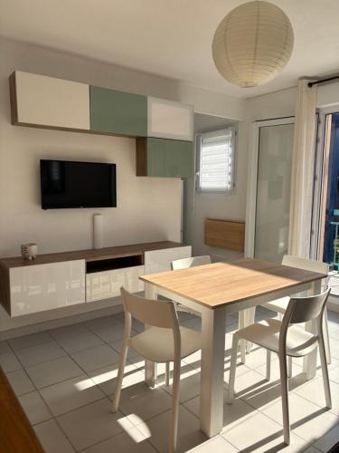 Miramar Apartment | Appartement cosy à 200 m de la plage à pied