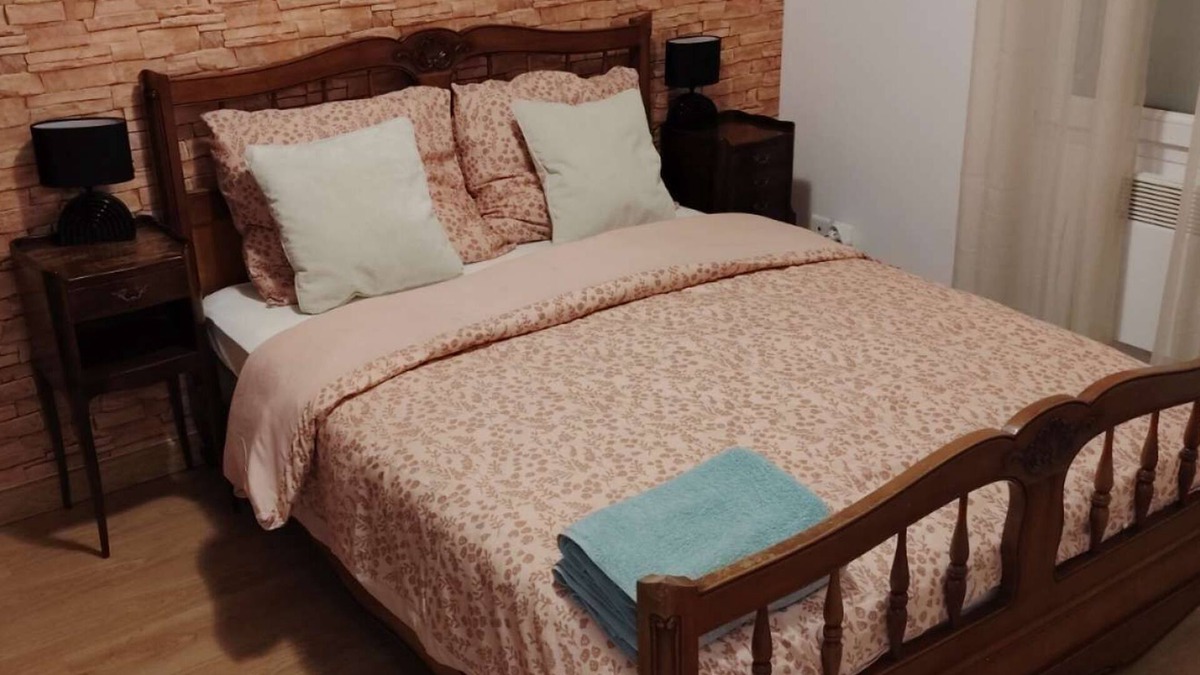 Carhaix-Plouguer Apartment | Appartement Centre Ville