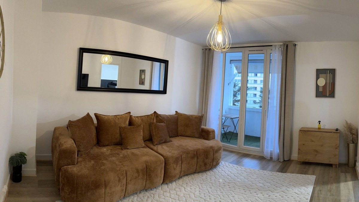 8th Arrondissement Apartment | Appartement Cocon Chic et Refait à Neuf : Votre Coin Douillet en Ville