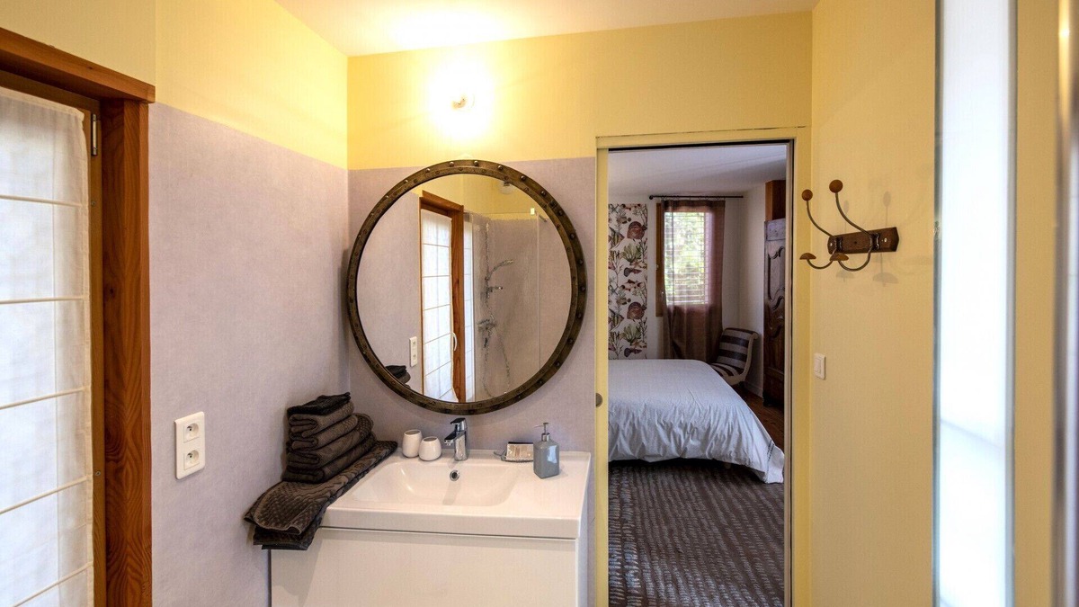 Polignac Apartment | Appartement Comme un Poisson Dans L'eau