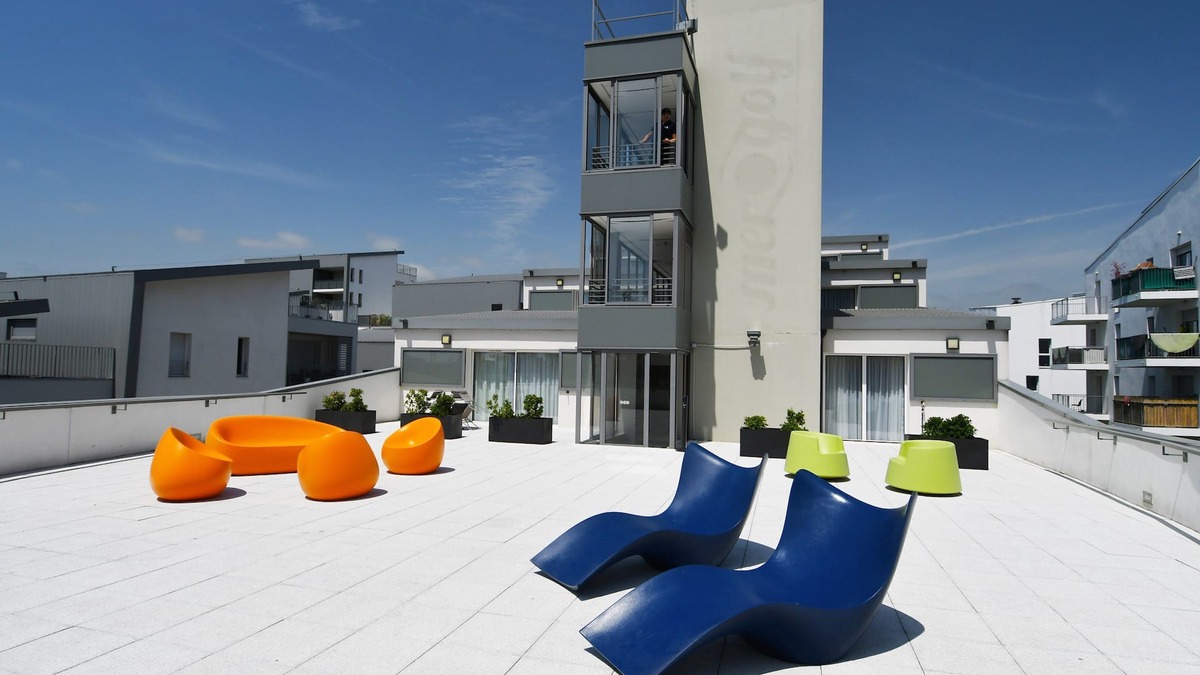 Bassins a Flot Condo | Appartement Confortable avec Wi-Fi + Parking