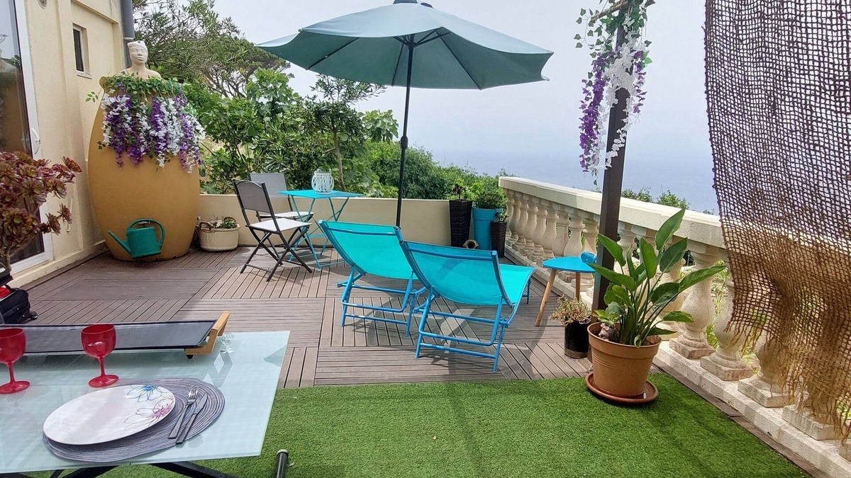 Ile du Levant House | Appartement cosy avec grande terrasse vue mer au cœur de l'ile du Levant