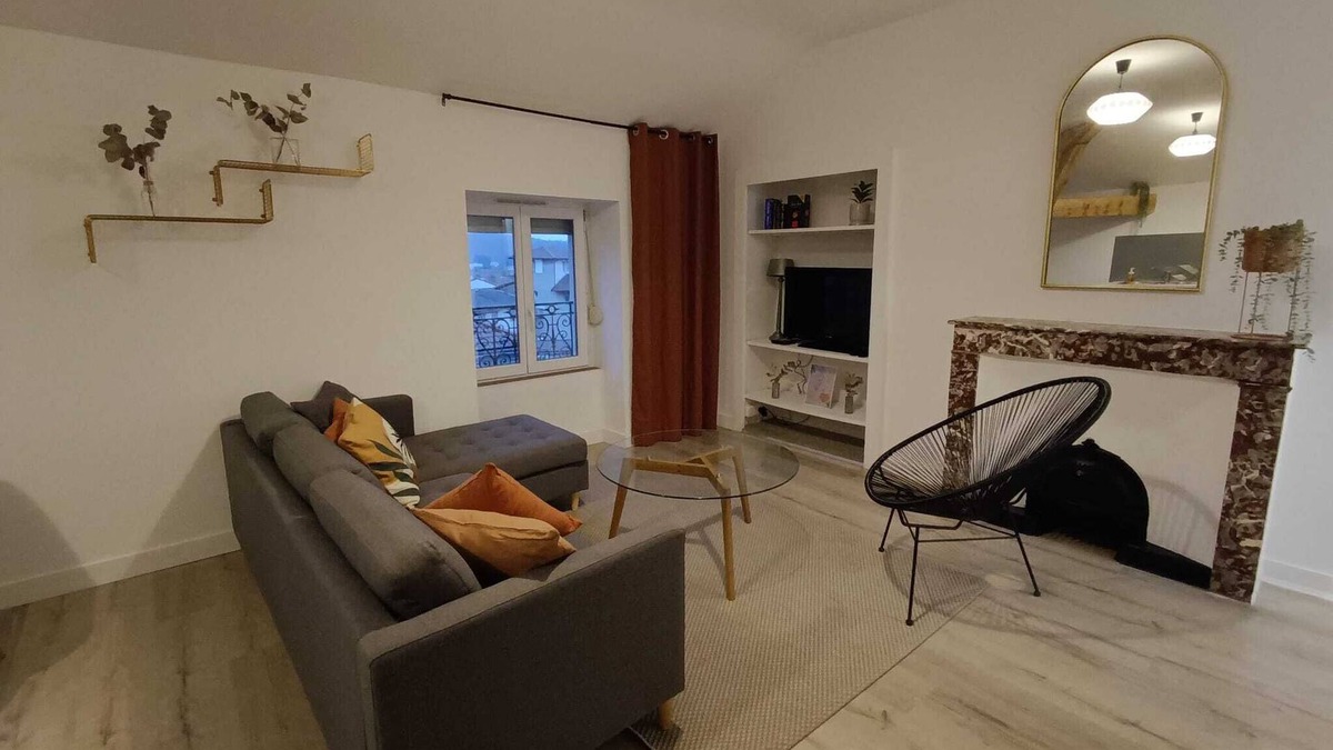 Vienne Apartment | Appartement Cosy - Vue Théâtre Antique & Jardin de Cybèle