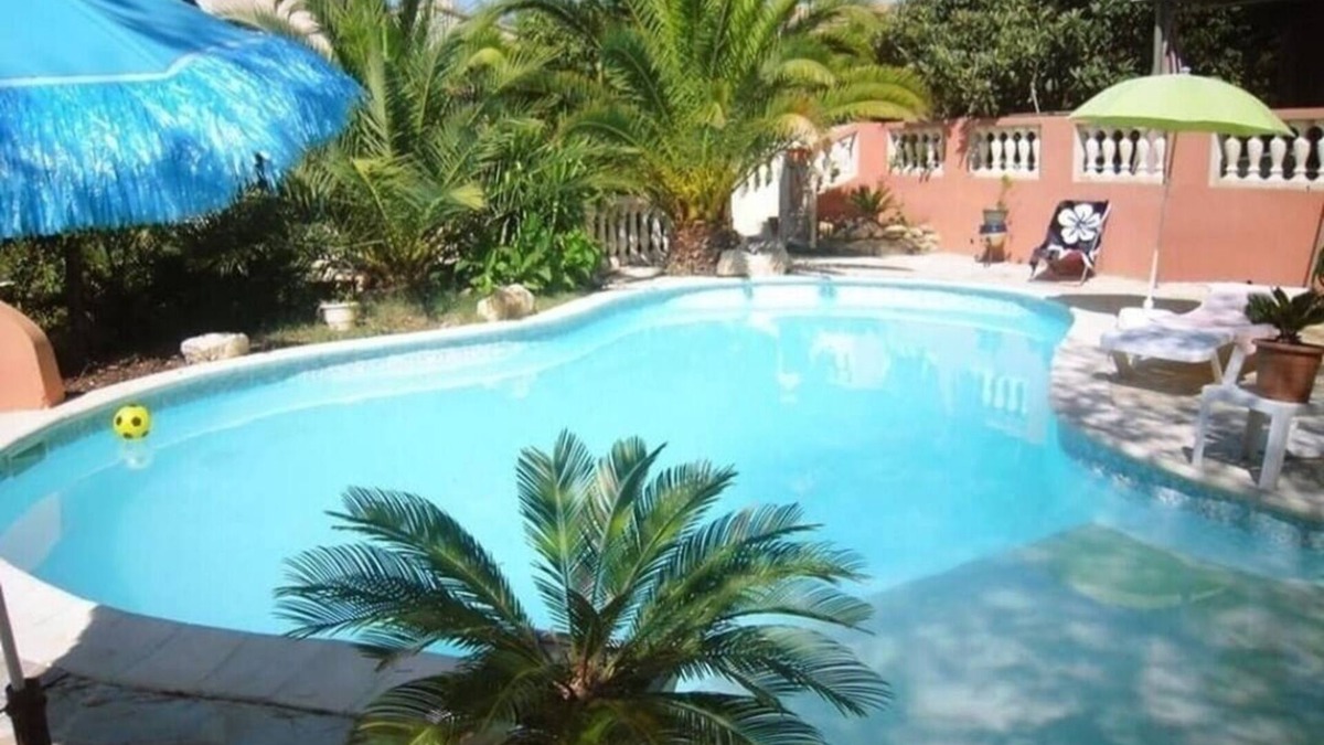 Rognac Apartment | Appartement Dans Propriété au Calme Avec Piscine