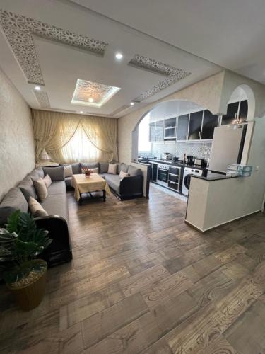 Oulad Azzouz Apartment | Appartement Dar Bouazza Tamaris Casablanca Airport AquaParc Fibre Orange Wifi Parking Security