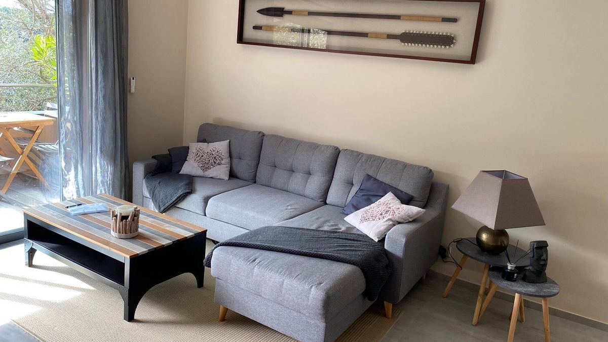 Viggianello Apartment | Appartement Deux Chambres Dans Résidence Calme et Paisible Toujours Ensoleillé!