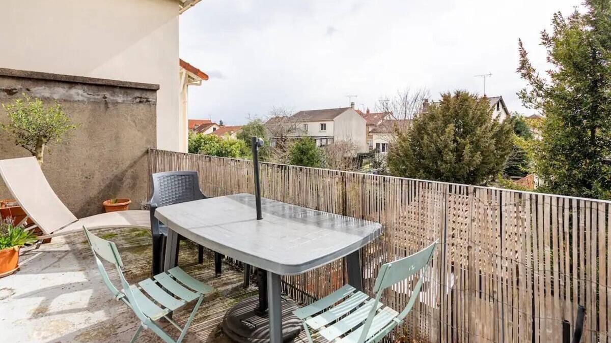 Thiais Apartment | Appartement F3 Avec Terrasse et Stationnement Gratuit Proche Paris et Aéroport