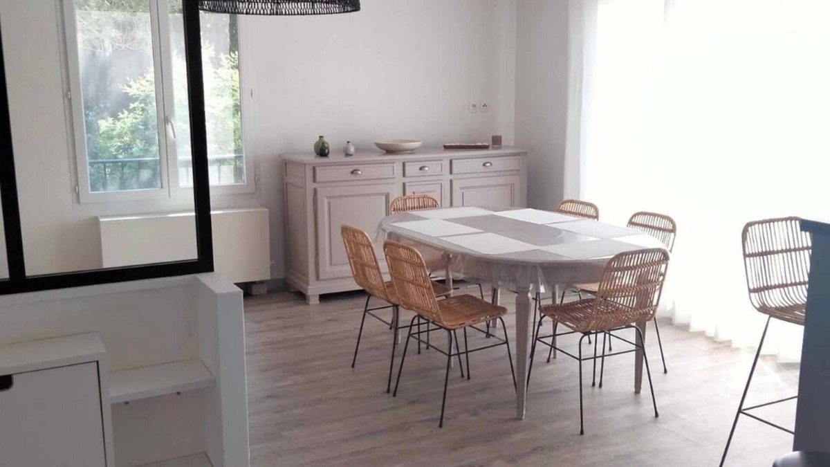 Bagnols-en-Foret Apartment | APPARTEMENT