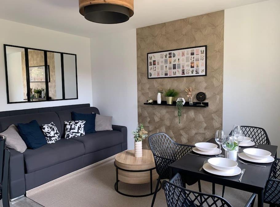 La Chapelle-en-Serval Apartment | Appartement proche Astérix, Chantilly, CDG, piscine 15 Juin au 30 Aout