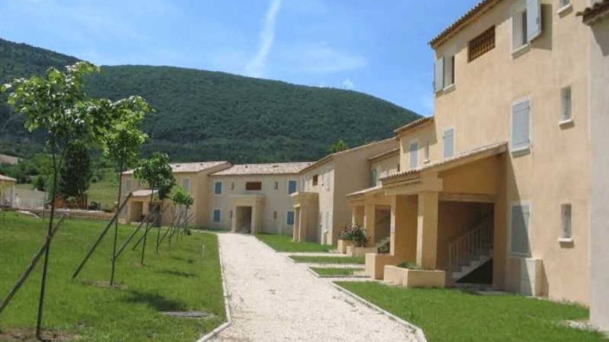 Montbrun-les-Bains Apartment | Appartement - Piscine - ccbbchi