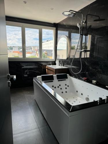 Saint-Charles du Port Apartment | appartement jacuzzi