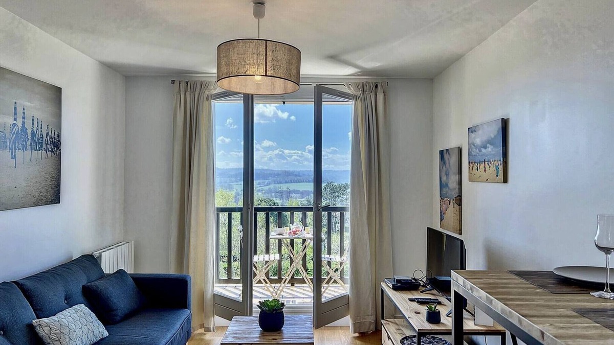 Blonville-sur-Mer Apartment | Appartement Lassay - Welkeys