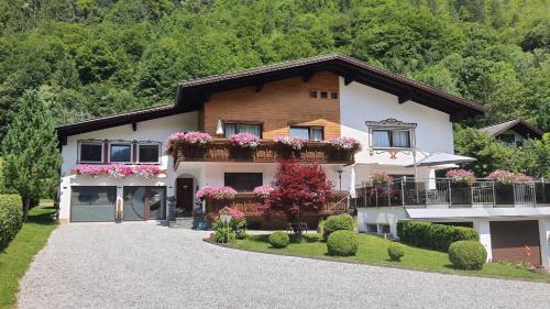 Gortipohl House | Appartement Landhaus Einsiedler