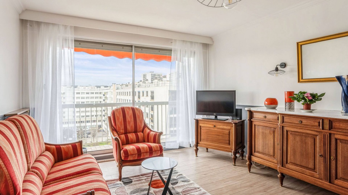 Clichy Apartment | Appartement Leroy, balcon - Welkeys