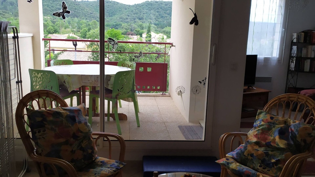 Greoux-les-Bains Apartment | Appartement Meublé T3