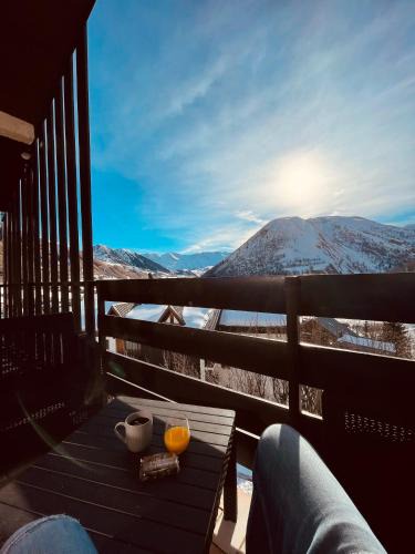 Saint-Sorlin-d'Arves Apartment | Appartement Plein Sud Cosy 6 personnes très bien équipé ,Vue splendide, Terrasse, Spacieux,Bien situé, Randonnées,Ski