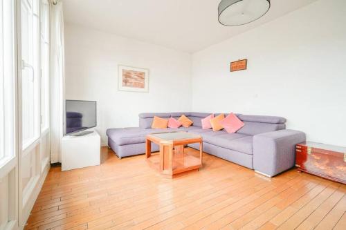 17th Arrondissement Apartment | Appartement spacieux 17ème arrondissement - II