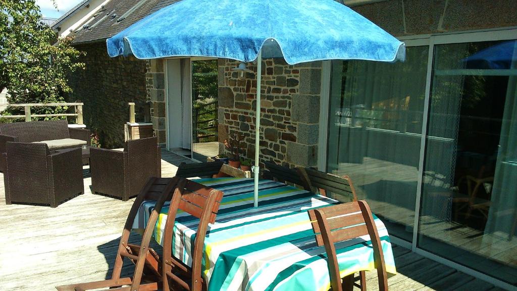 Dragey-Ronthon Apartment | Appartement spacieux a Dragey Ronthon avec jardin cloture