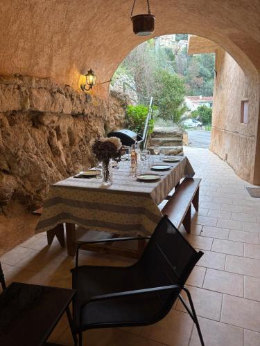 Belgodere Apartment | Appartement Spacieux Vue Montagne- Parking gratuit- Proche ÎLE ROUSSE