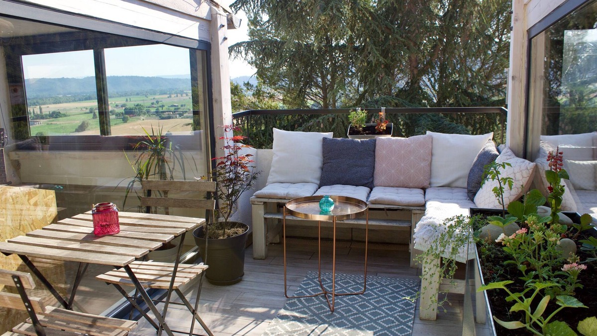 Greoux-les-Bains Apartment | Appartement sur les Toits, Très Jolie Vue, Provence