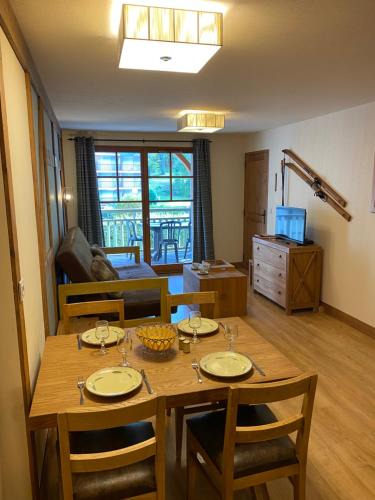 Saint-Lary-Soulan Apartment | Appartement T2+coin nuit 6 pers résidence de Cami Real au centre du village de saint Lary Soulan avec piscine intérieure+ sauna et hammam