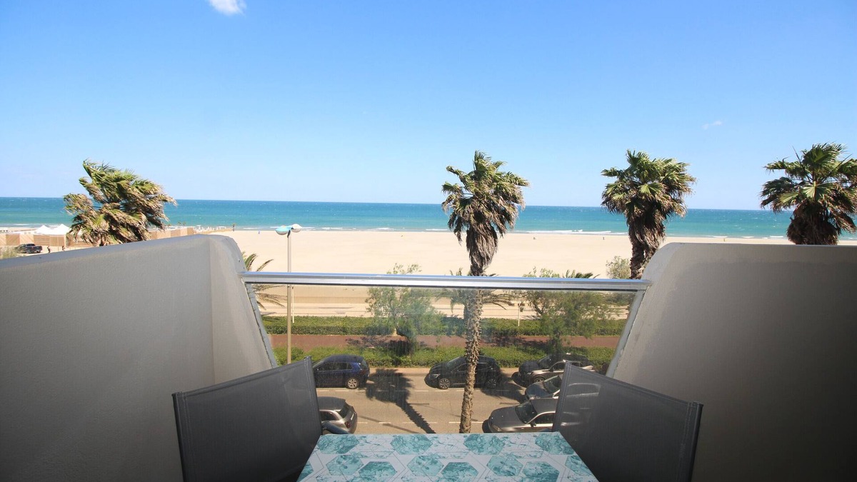 Le Grand Large Apartment | Appartment with sea view