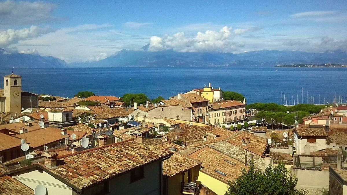 Desenzano del Garda City Centre Apartment | Appartment with unique view on the Garda Lake