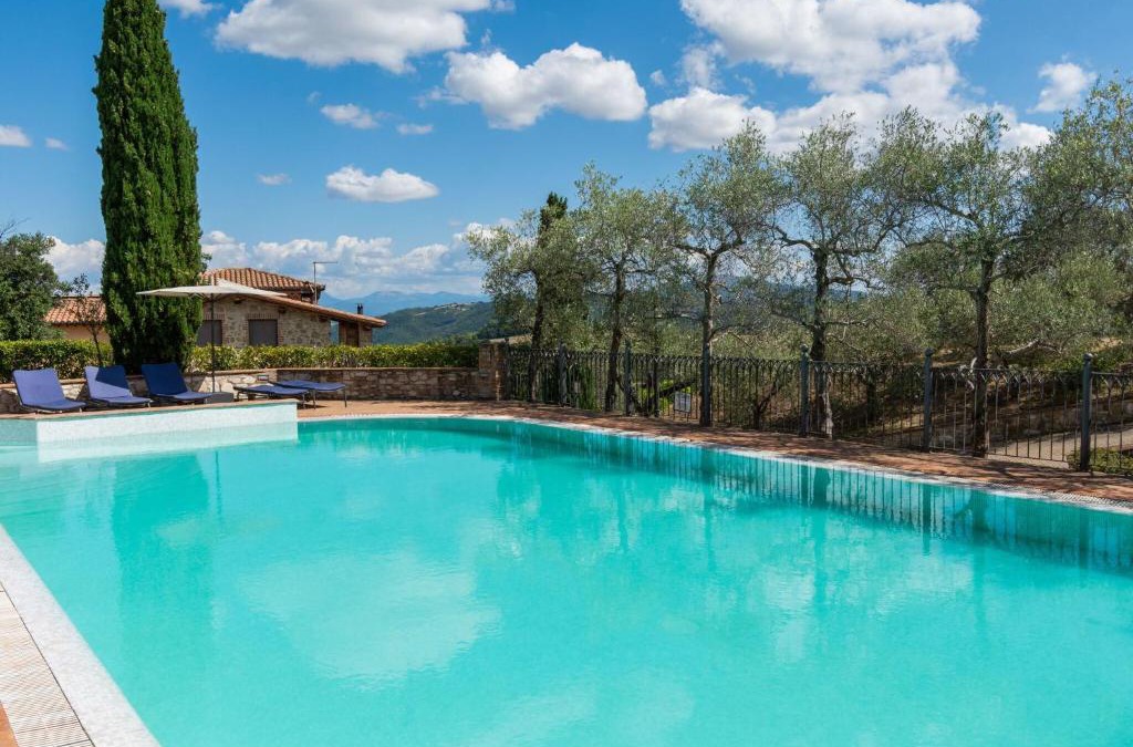 Canalicchio House | Appealing Holiday Home in Collazzone with Sauna & Pool