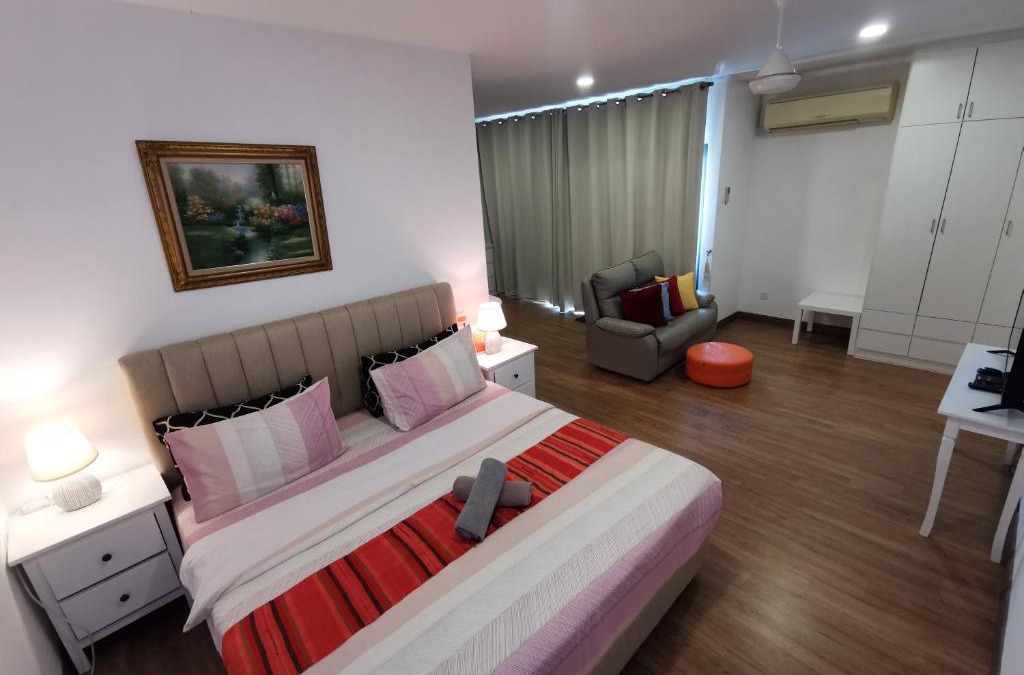 Seri Kembangan Apartment | Apple 4@Menara Simfoni/King Bed/Wifi/Netflix/TVBOX