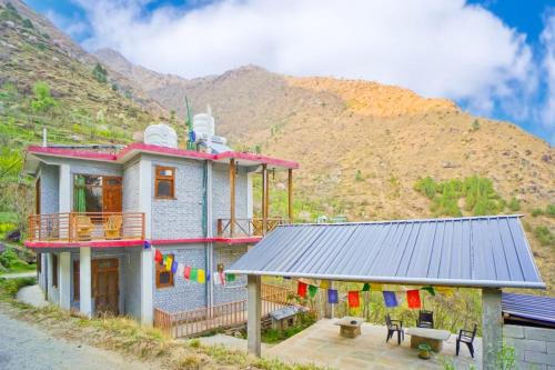 Banjar House | Apple Blush Retreat - Tirthan Valley